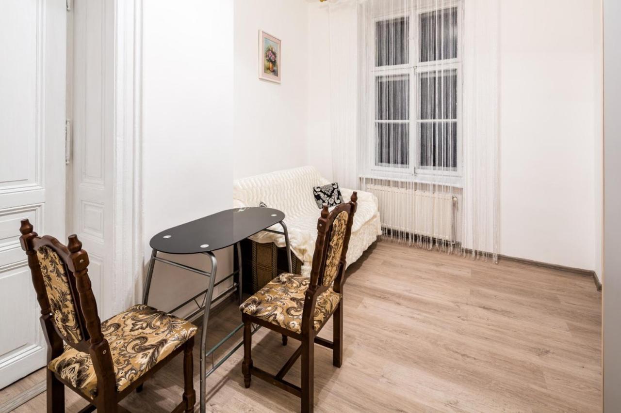 Апартаменти Apartament On Franka Street Львів Екстер'єр фото